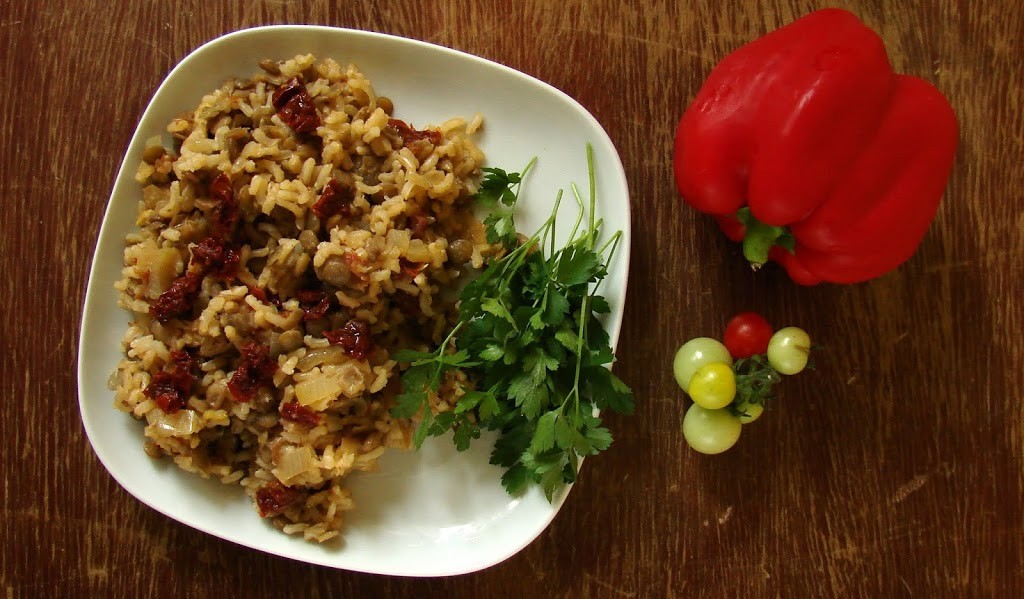 Soczewica z suszonymi pomidorami