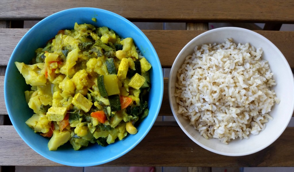 Curry z cukinii i kalafiora