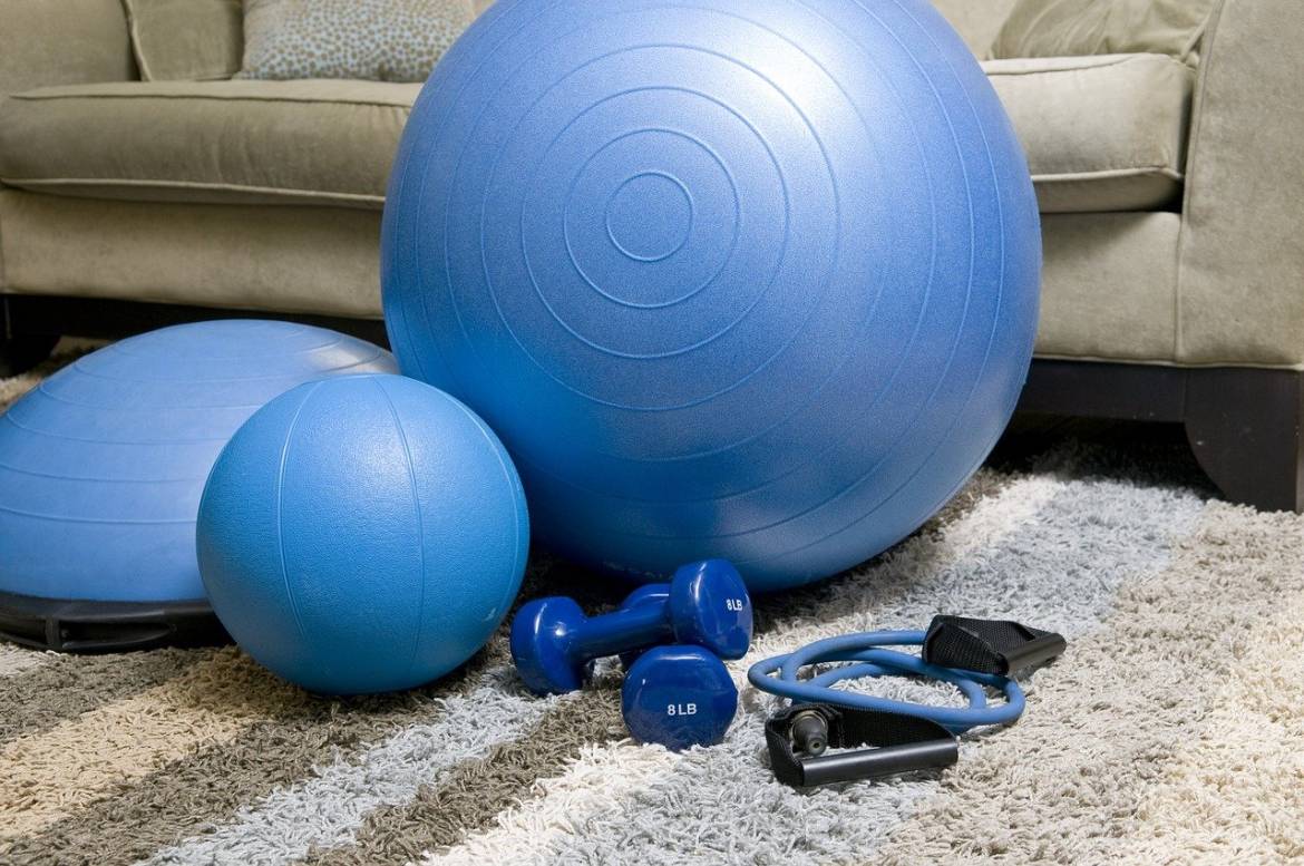 home-fitness-equipment-1840858_1280.jpg
