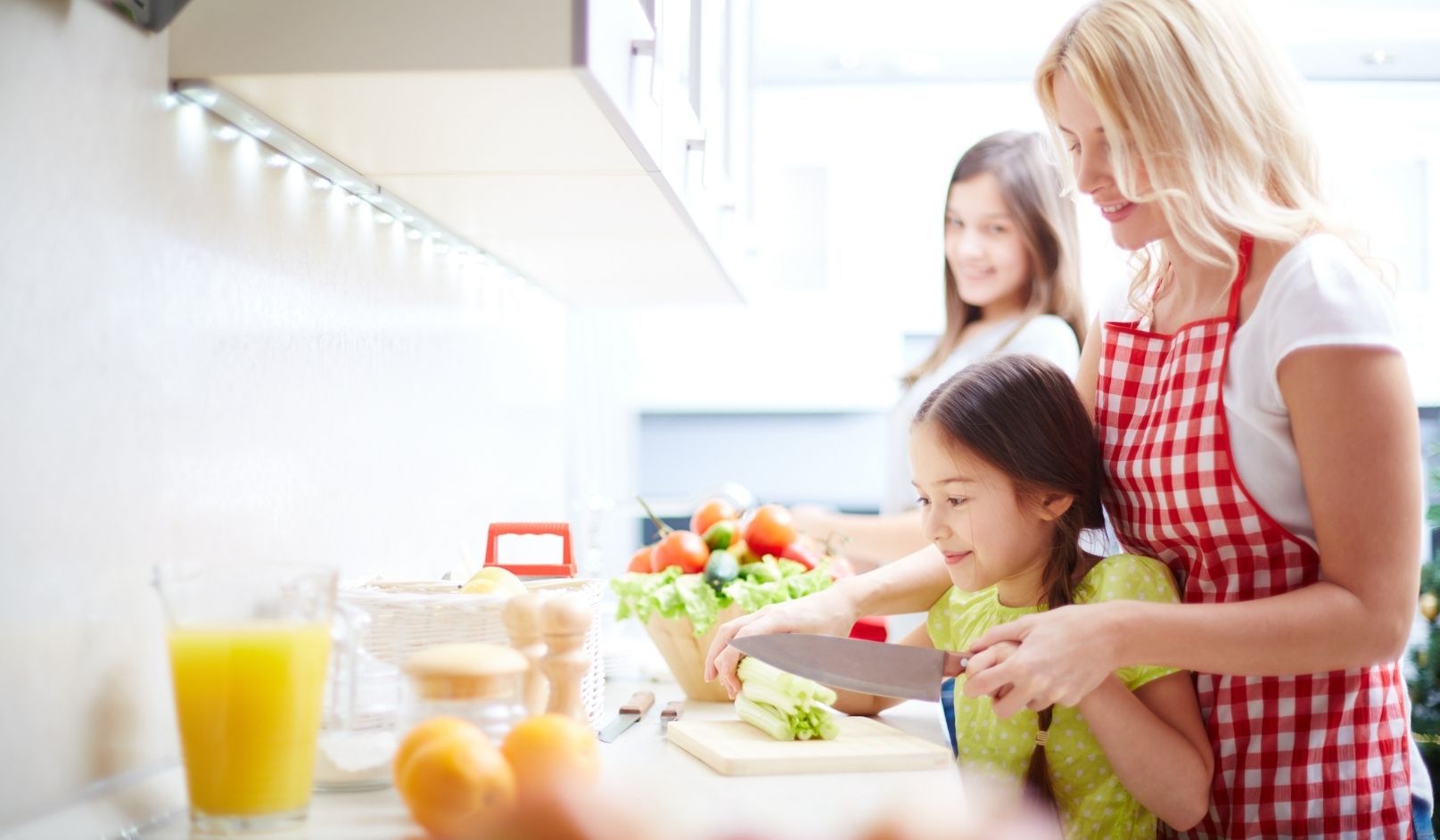 Jak sprawić, że dziecko będzie chętnie jadło warzywa? Bez zmuszania i namawiania!