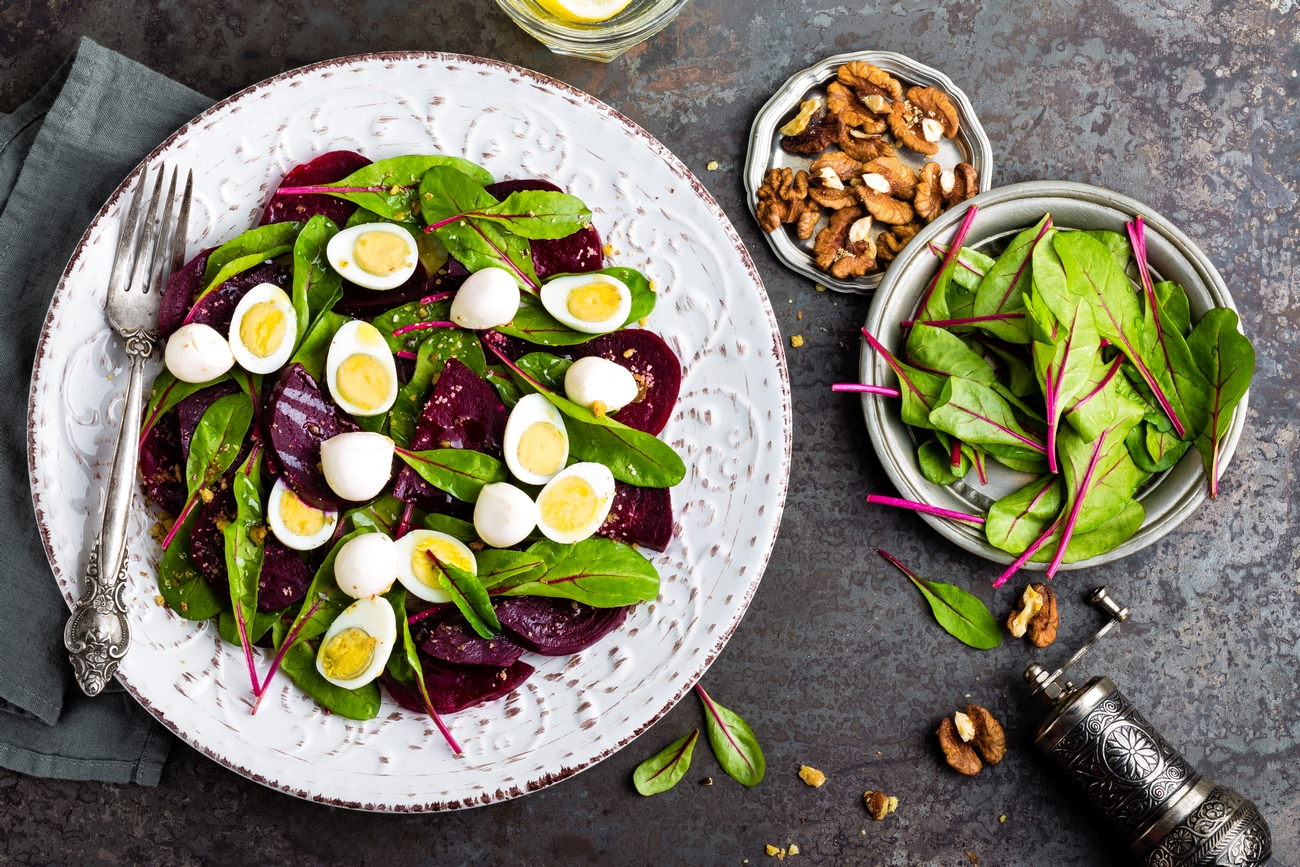 5 prostych sałatek wielkanocnych, które zawsze się udają