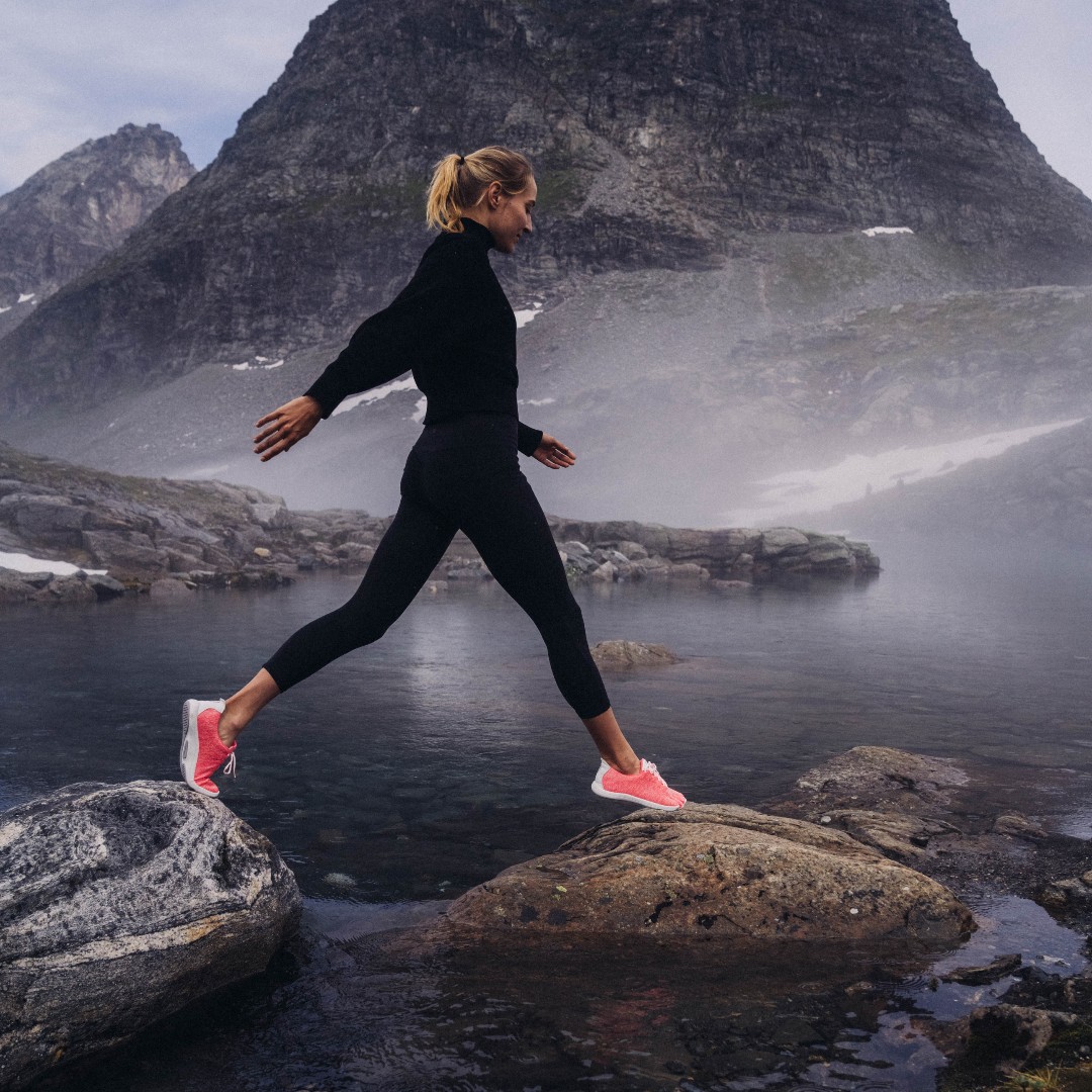 Buty barefoot a zdrowie stóp i stawów – jak wpływają na aparat ruchu osoby aktywnej?